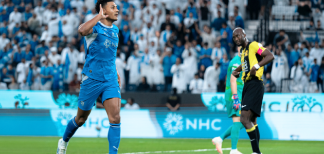 أولي واتكينز يسطع مرة أخرى: تسجيل وصناعة في 3-2 على الاتحاد