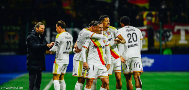 لانس يسطع في الدوري الفرنسي: انتصار 3-1 على تروا يرفعهم إلى المركز السابع