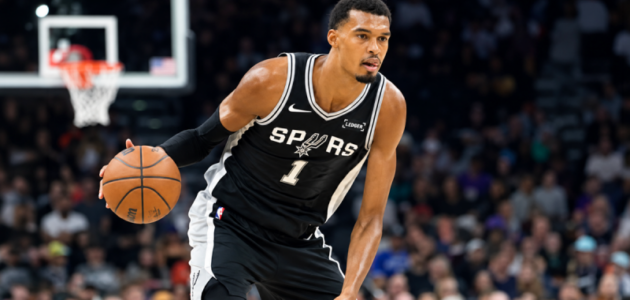 صدمة في آخر الثواني: سبيرز يتعثر أمام هيوستن روكتس في مباراة NBA مثيرة