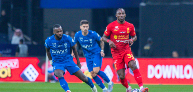 الهلال يسيطر على الدور الأول: صراع حاسم مع القادسية في ملعب الأمير محمد بن فهد