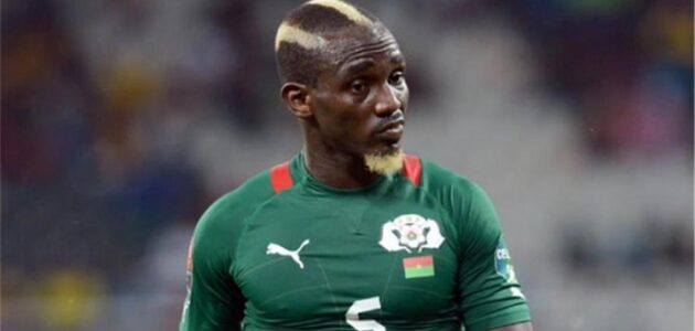 محمد كوفي يروي ذكرياته مع الزمالك ويوقع مباراة القمة